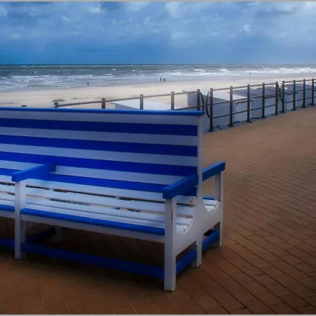 Corner With Phenomenal Sea View *