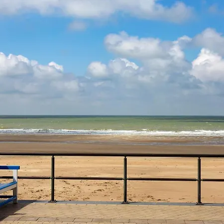 Corner With Phenomenal Sea View *