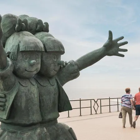 Corner With Phenomenal Sea View *